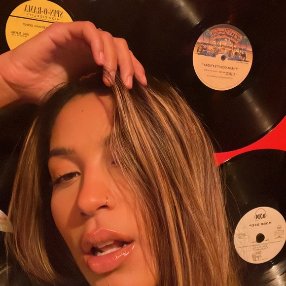 Meet your Posher, Ashanti - Picture 1 of 1